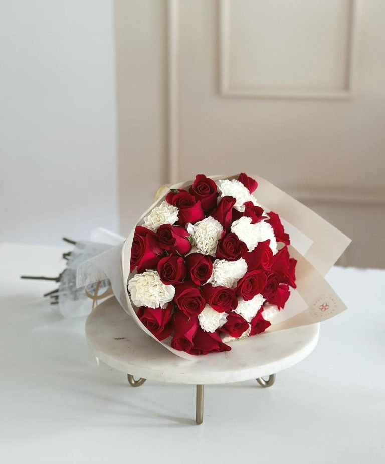 Rosas & Claveles